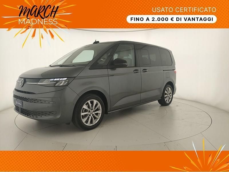 Usata VW Multivan Life 150 CV (110 kW) 2025 Grigio indium metallizzato Furgone