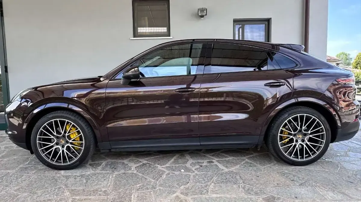 Usata Porsche Cayenne 340 CV (250 kW) 2020 Viola marrone SUV