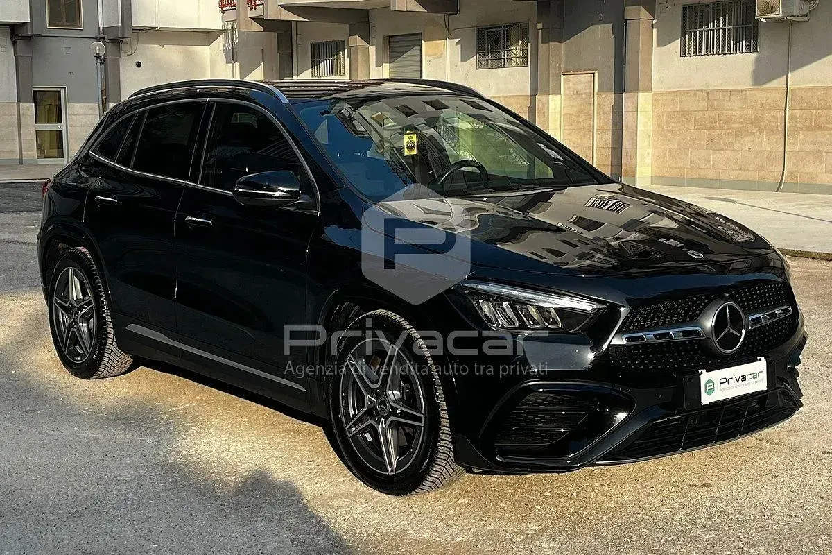 Usata Mercedes GLA180 AMG Line Premium Plus 115 CV (84 kW) 2024 Nero SUV