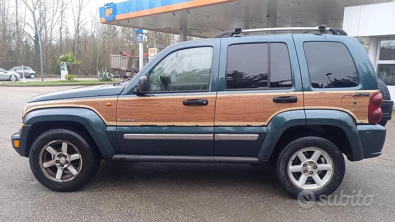 Usata Jeep Cherokee 163 CV (119 kW) 2005 Verde SUV