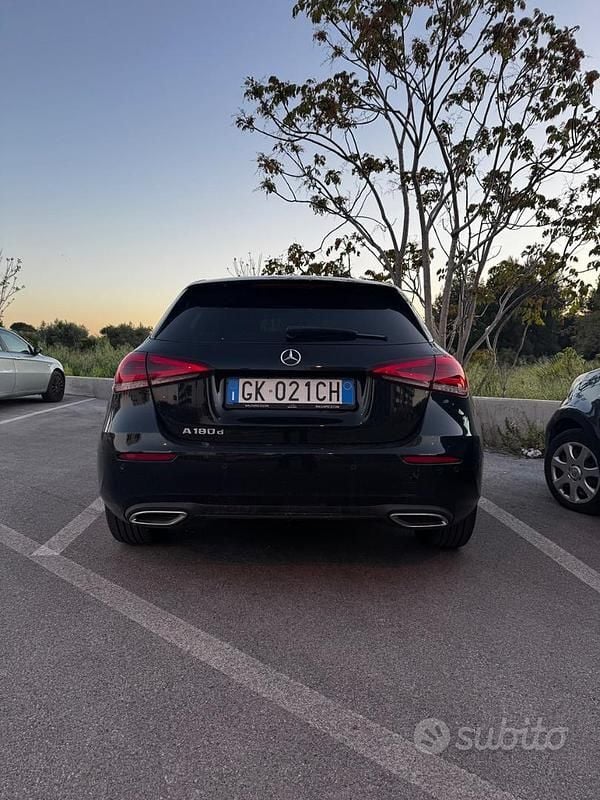 Usata Mercedes A180 116 CV (85 kW) 2022 Nero Berlina