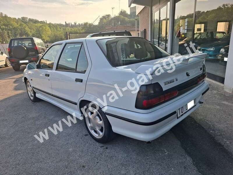 Usata Renault 19 135 CV (99 kW) 1993 Blanc glacier (389) Berlina