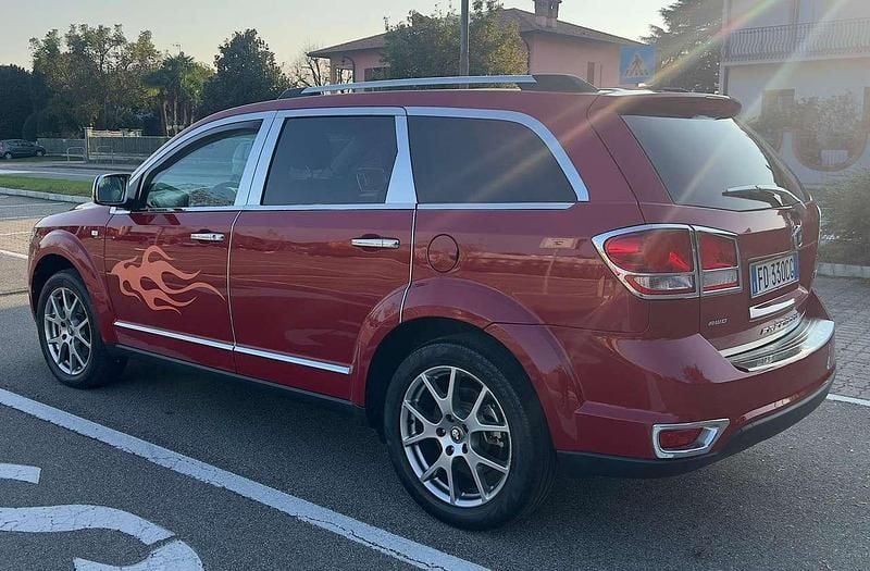 Usata Fiat Freemont Cross 170 CV (125 kW) 2016 Rosso SUV