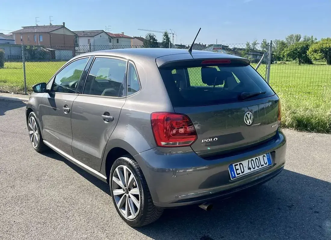 Usata VW Polo Comfortline 86 CV (63 kW) 2011 Grigio Utilitaria