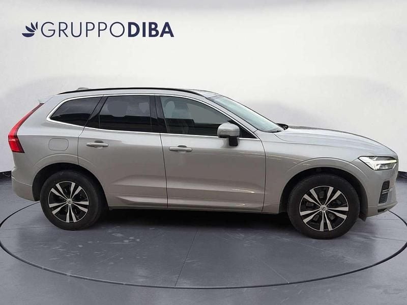 Usata Volvo XC60 Momentum 197 CV (144 kW) 2022 Argento SUV