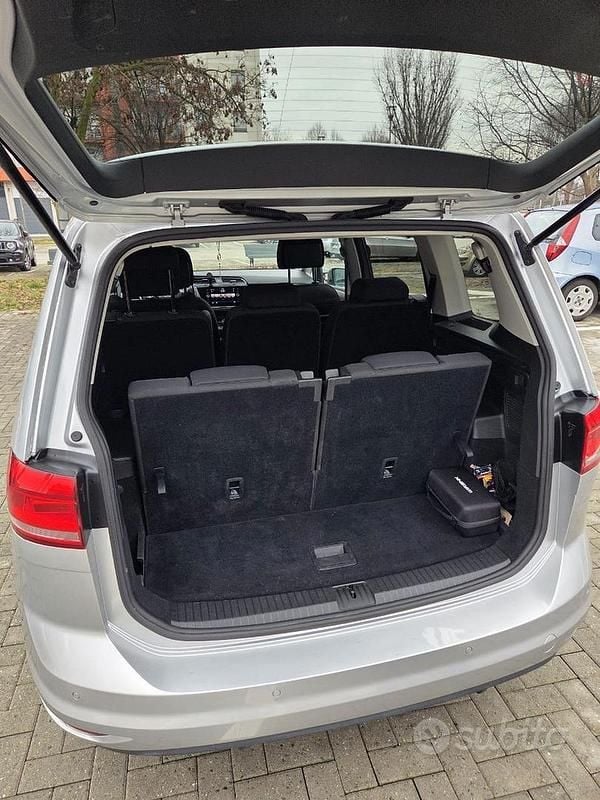 Usata VW Touran Comfortline 116 CV (85 kW) 2017 Grigio Monovolume
