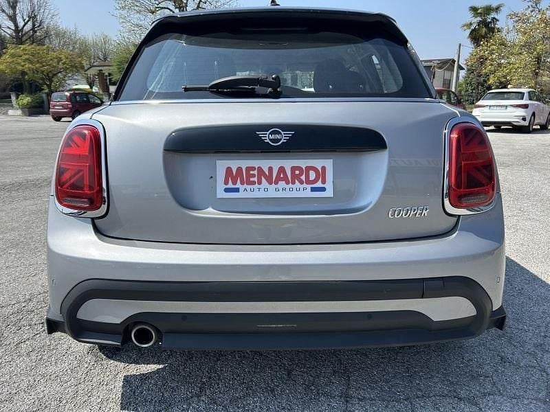 Usado Mini Cooper 136 HP (100 kW) 2024 Prateado Citadino