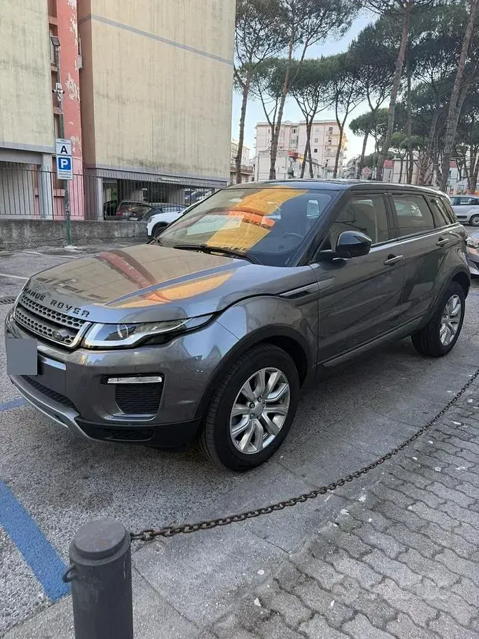 Usata Land Rover Range Rover evoque 150 CV (110 kW) 2016 Grigio Station wagon