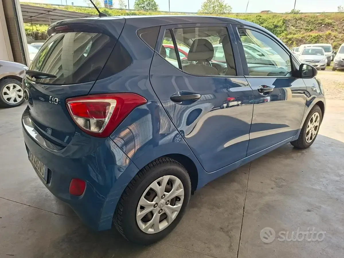 Usata Hyundai i10 67 CV (49 kW) 2016 Blu/azzurro Utilitaria