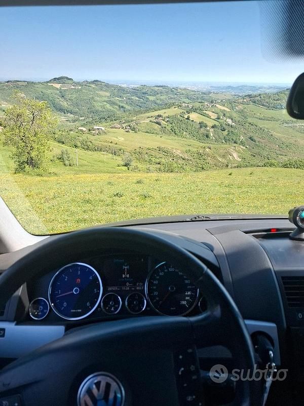 Usata VW Touareg 225 CV (165 kW) 2007 Nero SUV