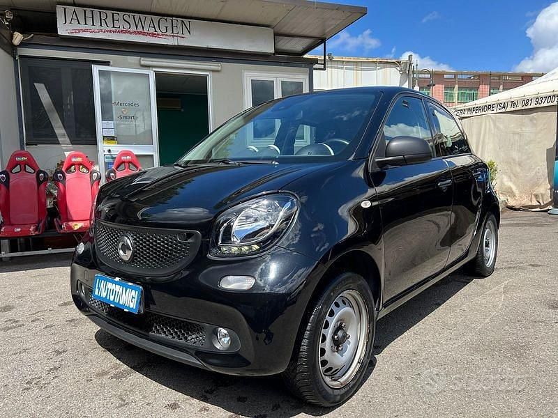 Usata Smart ForFour Prime 71 CV (52 kW) 2018 Nero Utilitaria