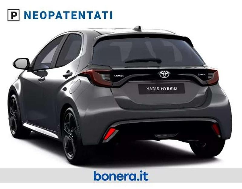 Nuova Toyota Yaris Hybrid Premium 131 CV (96 kW) 2026 Storm grey Berlina