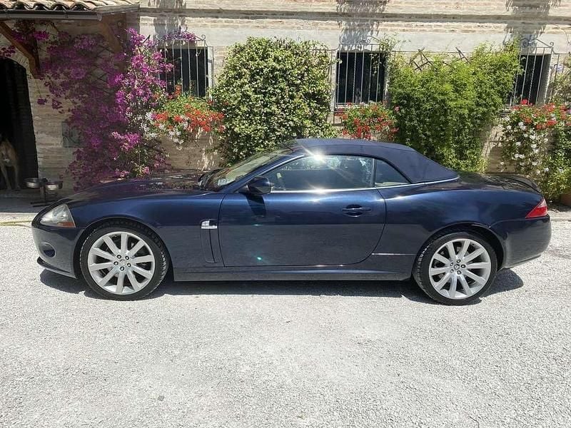 Usata Jaguar XK 298 CV (219 kW) 2006 Blu Cabrio