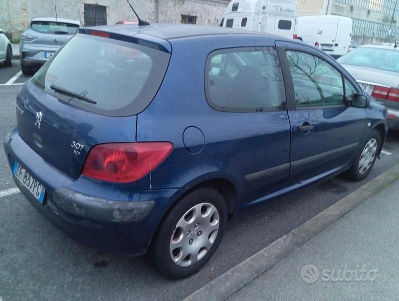 Usata Peugeot 307 70 CV (51 kW) 2003 Blu Berlina