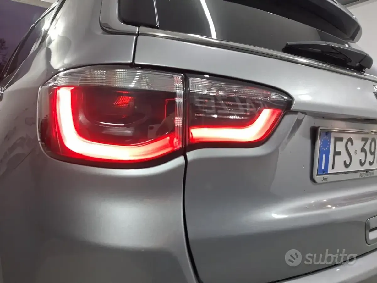 Usata Jeep Compass Limited 120 CV (88 kW) 2018 Grigio SUV