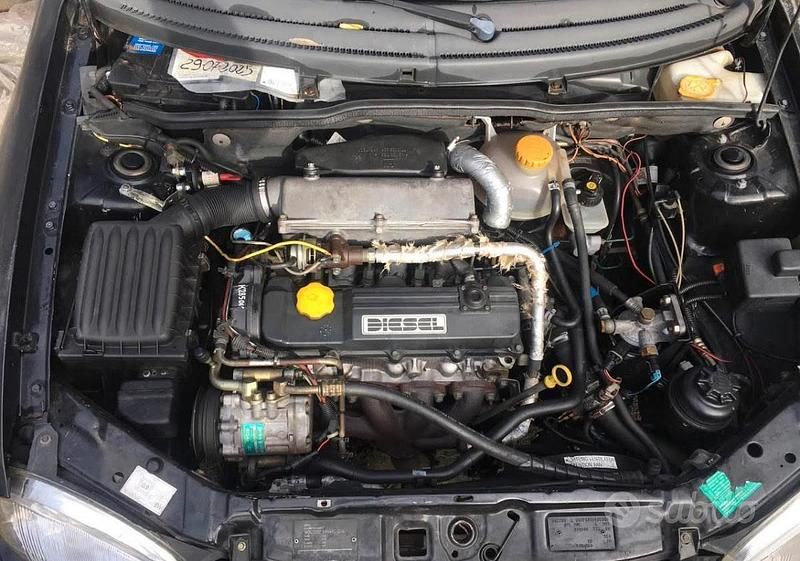 Usata Opel Corsa 2000 Nero Utilitaria