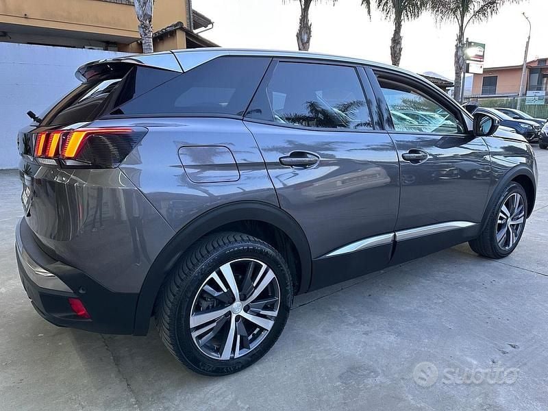 Usata Peugeot 3008 Allure 130 CV (95 kW) 2022 Grigio SUV