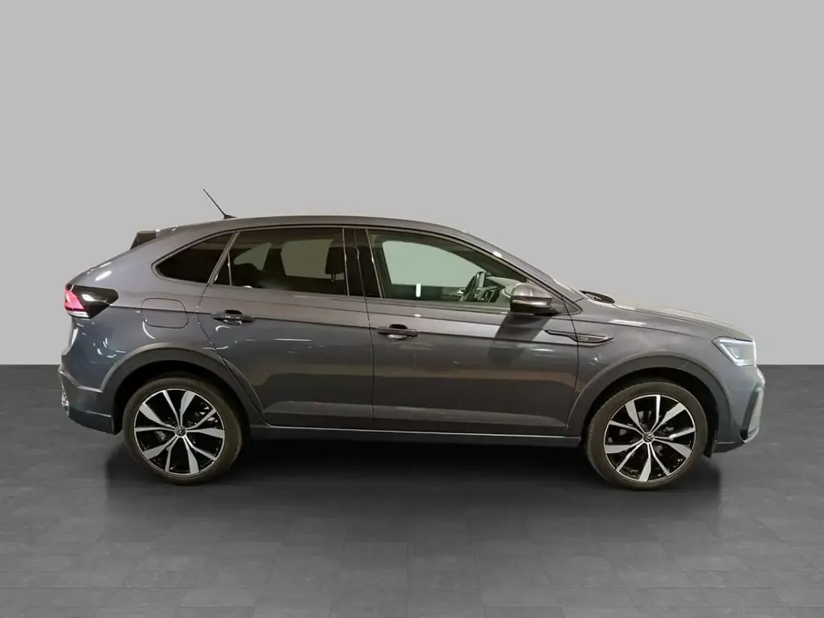 Usata VW Taigo R-line 150 CV (110 kW) 2023 Smoky grey metallizzato SUV