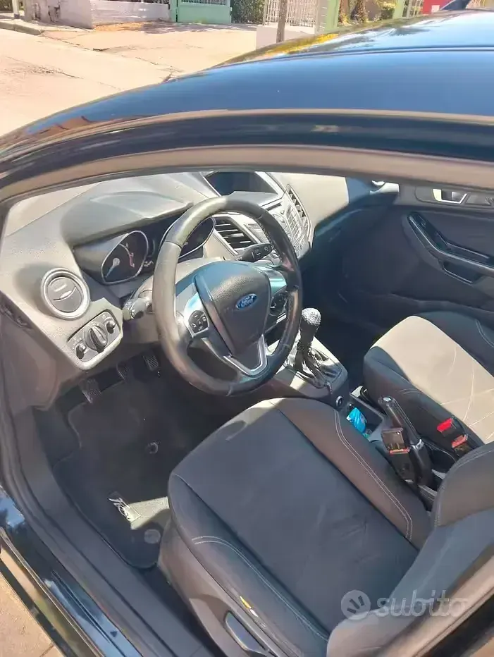 Usata Ford Fiesta 73 CV (53 kW) 2016 Nero Utilitaria