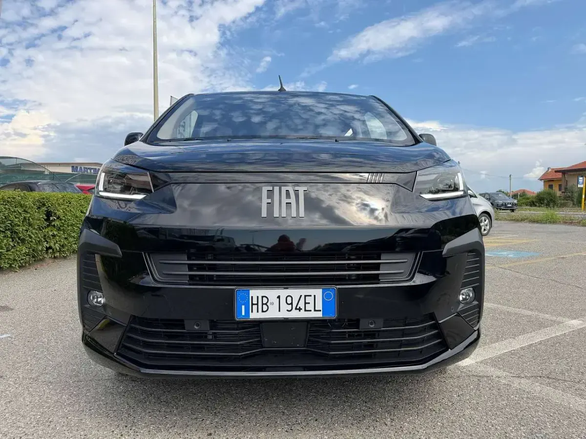 Nuova Fiat E-Ulysse 131 kW (179 CV) 2025 Nero Monovolume