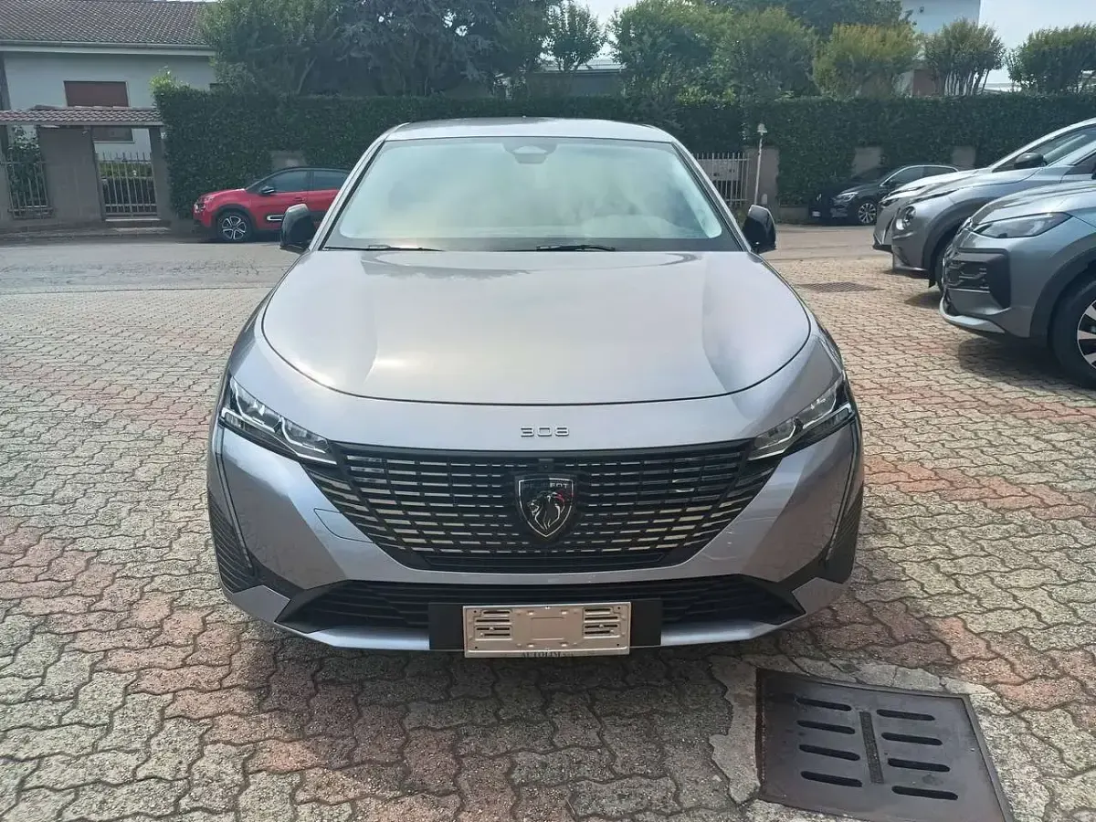 Usata Peugeot 308 Allure 136 CV (100 kW) 2025 Grigio artense Berlina