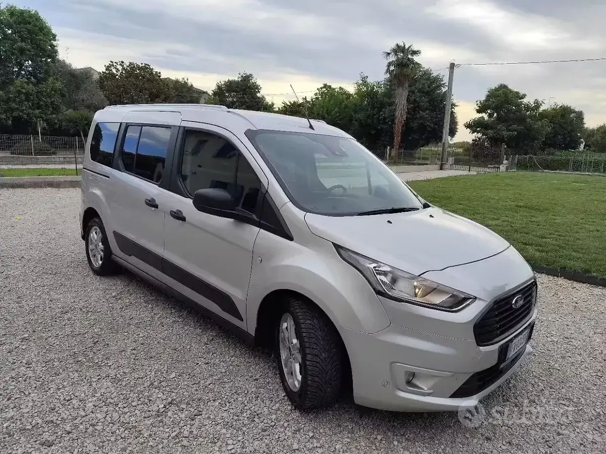 Usata Ford Tourneo Connect 120 CV (88 kW) 2018 Grigio Monovolume