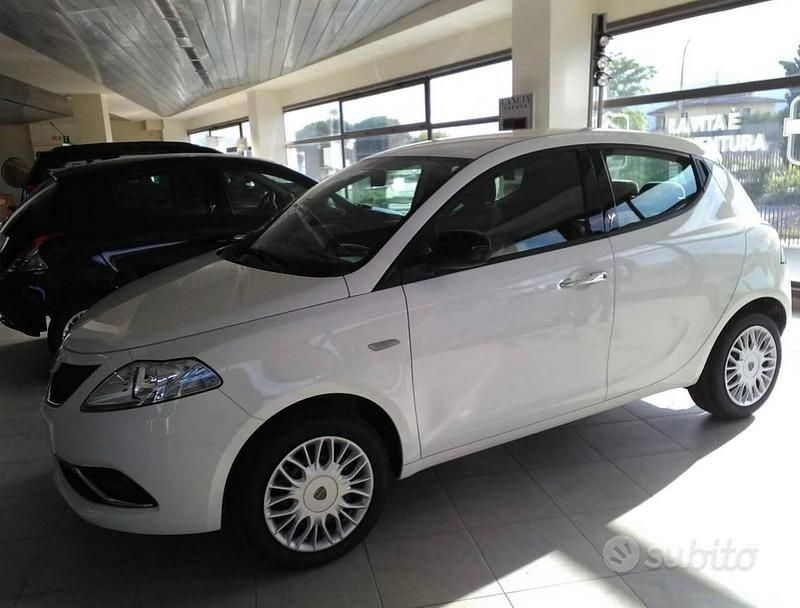 Usata Lancia Ypsilon Gold 80 CV (58 kW) 2018 Bianco Utilitaria