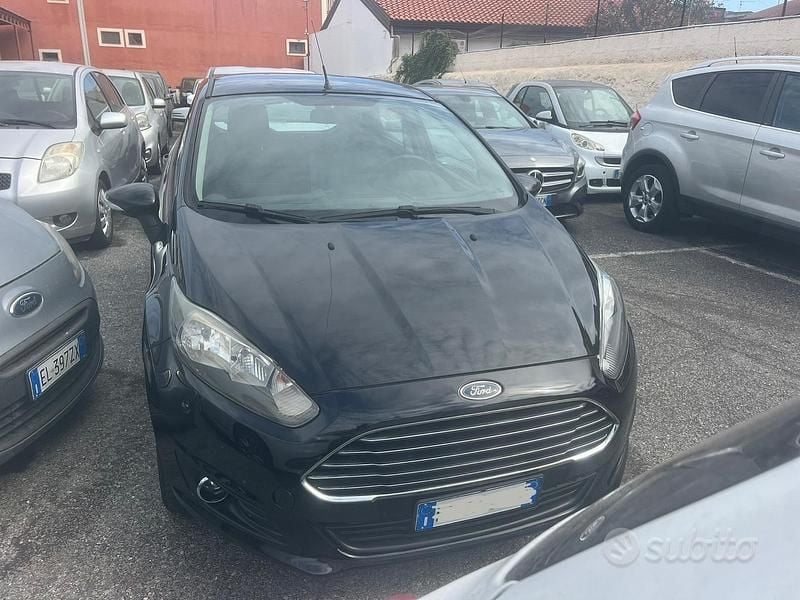 Usata Ford Fiesta 75 CV (55 kW) 2016 Nero Berlina
