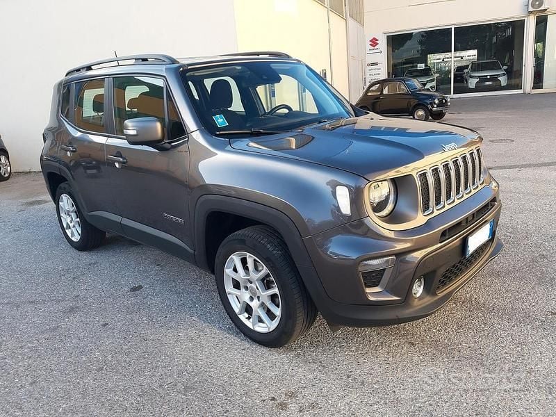 Usado Jeep Renegade Limited 140 CV (102 kW) 2019 Gris SUV