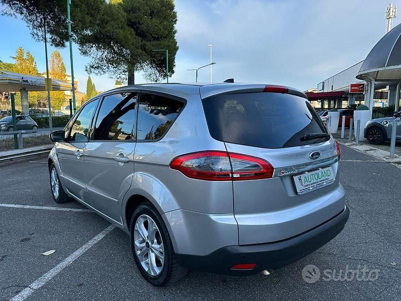 Usata Ford S-MAX S 140 CV (102 kW) 2014 Grigio metallizzato Monovolume