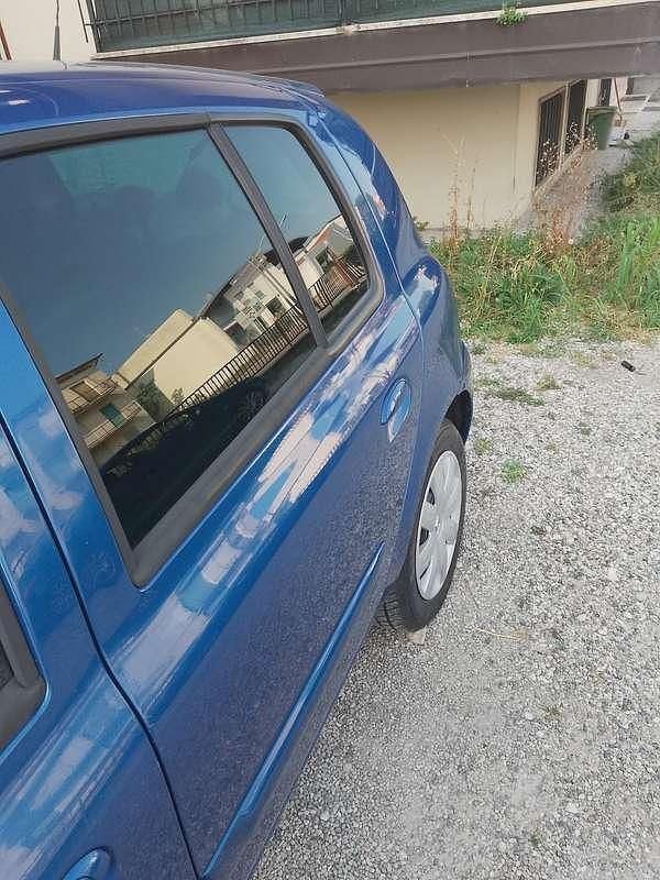 Usata 2007 Renault Clio II Dynamique Berlina | 2300 € (Ottimo prezzo) - Immagine 1/4