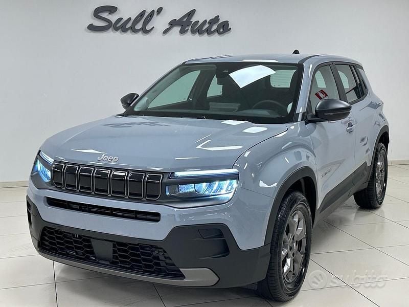Grigio Nuova 2025 Jeep Avenger Longitude SUV | 21.900 € (Buon prezzo) - Immagine 1/4