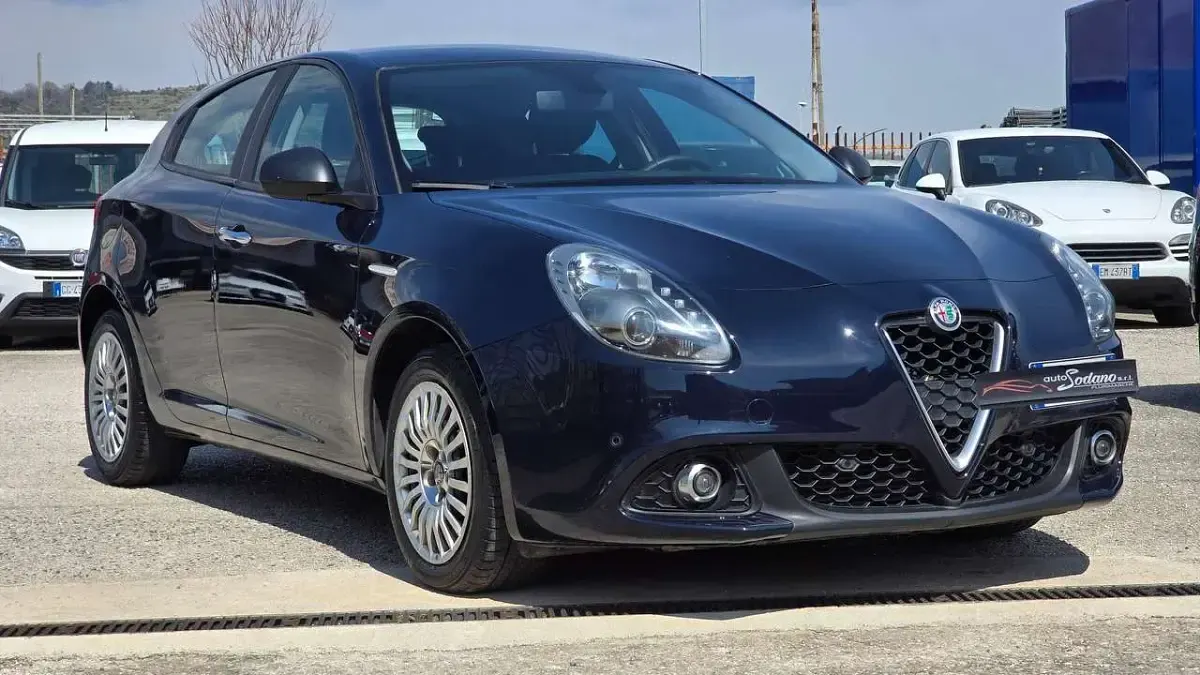 Usata Alfa Romeo Giulietta Business 120 CV (88 kW) 2018 Blu Utilitaria