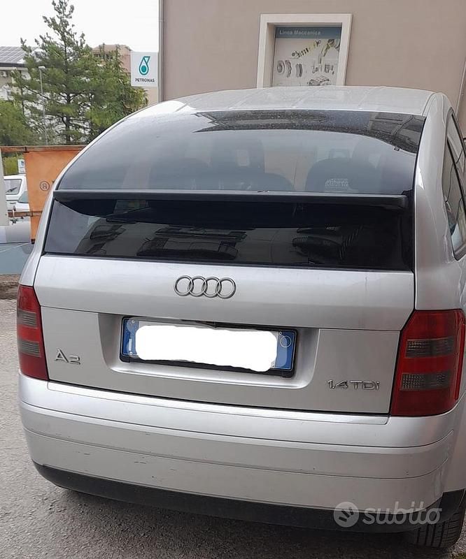 Usata Audi A2 75 CV (55 kW) 2005 Grigio Utilitaria