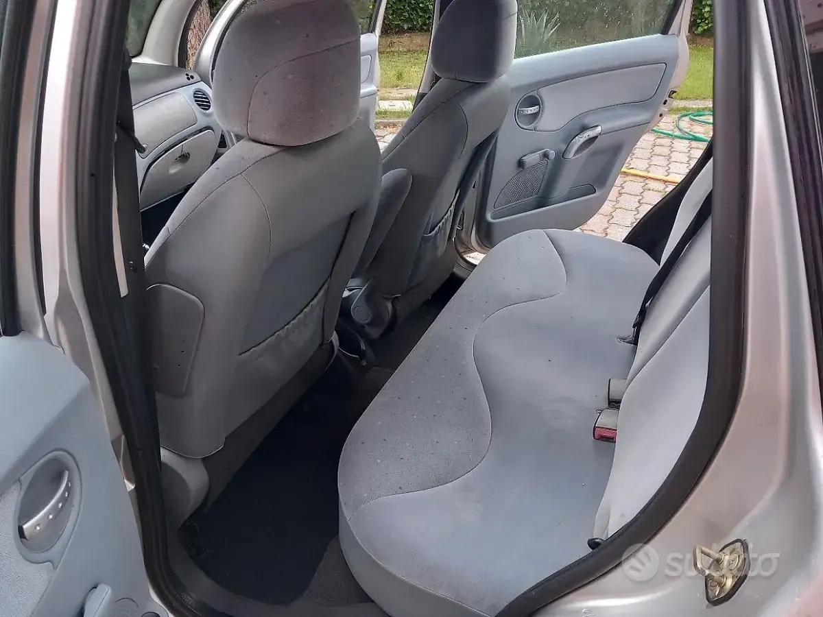 Usata Citroën C3 68 CV (50 kW) 2003 Grigio Berlina