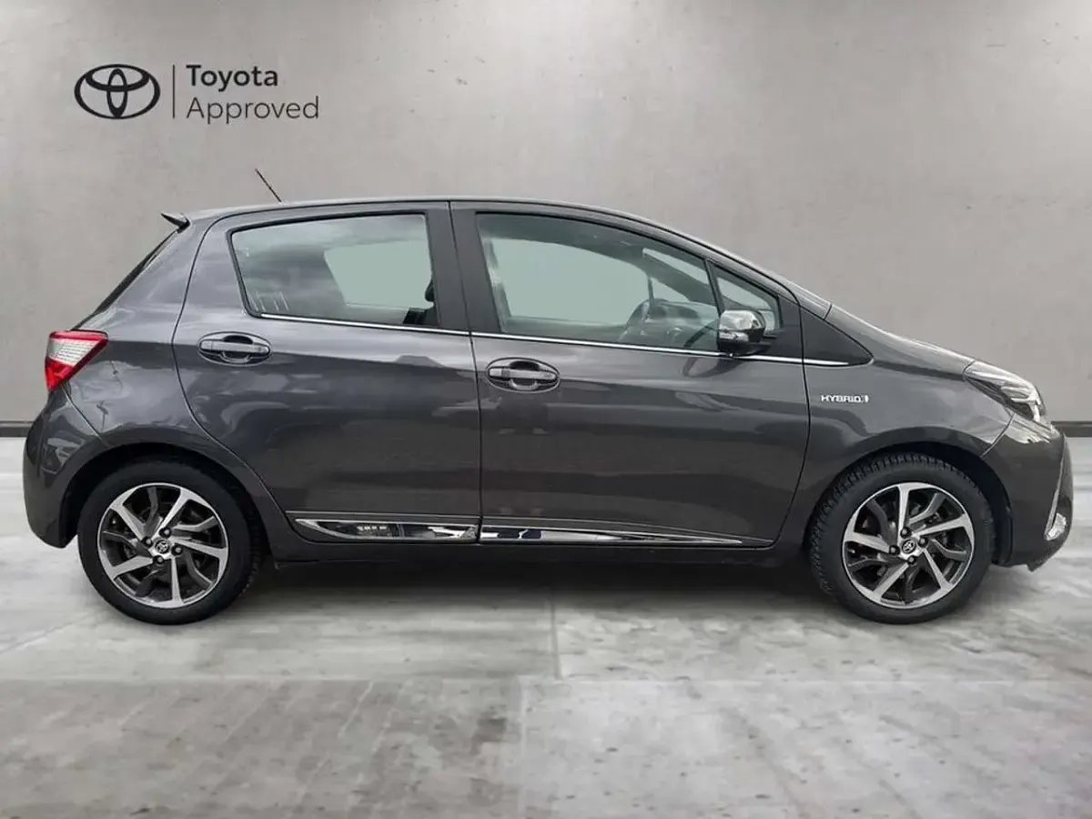 Usata Toyota Yaris Hybrid Style 101 CV (74 kW) 2018 Other Berlina
