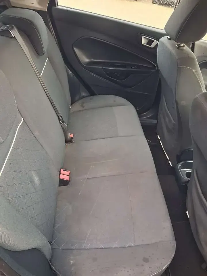 Usata Ford Fiesta Titanium 69 CV (50 kW) 2012 Grigio Berlina