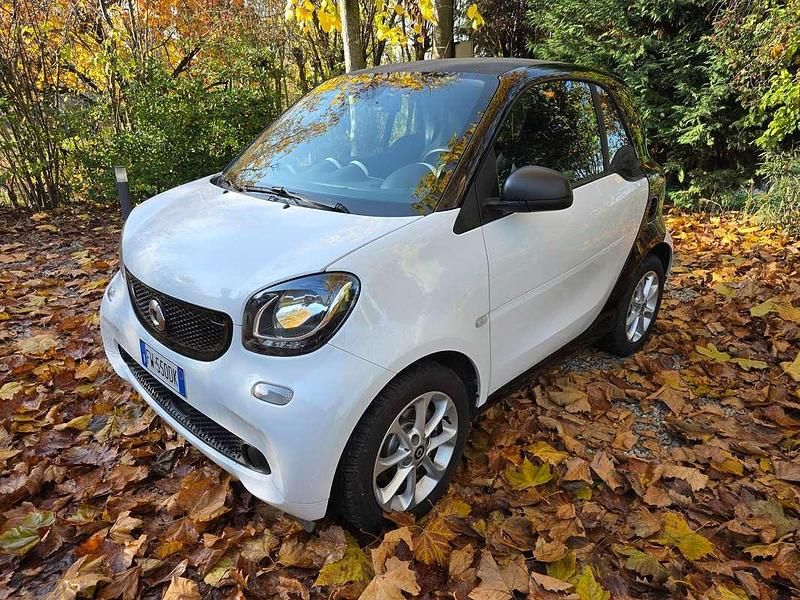 Usata Smart ForTwo Electric Drive 41 kW (56 CV) 2019 Bianco Utilitaria
