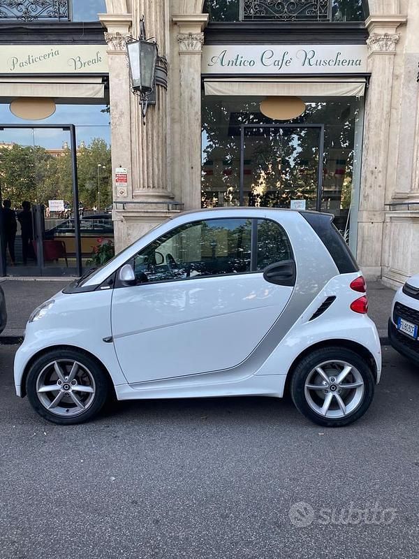 Bianco Usata 2013 Smart ForFour Due volumi | 7500 € - Immagine 1/4