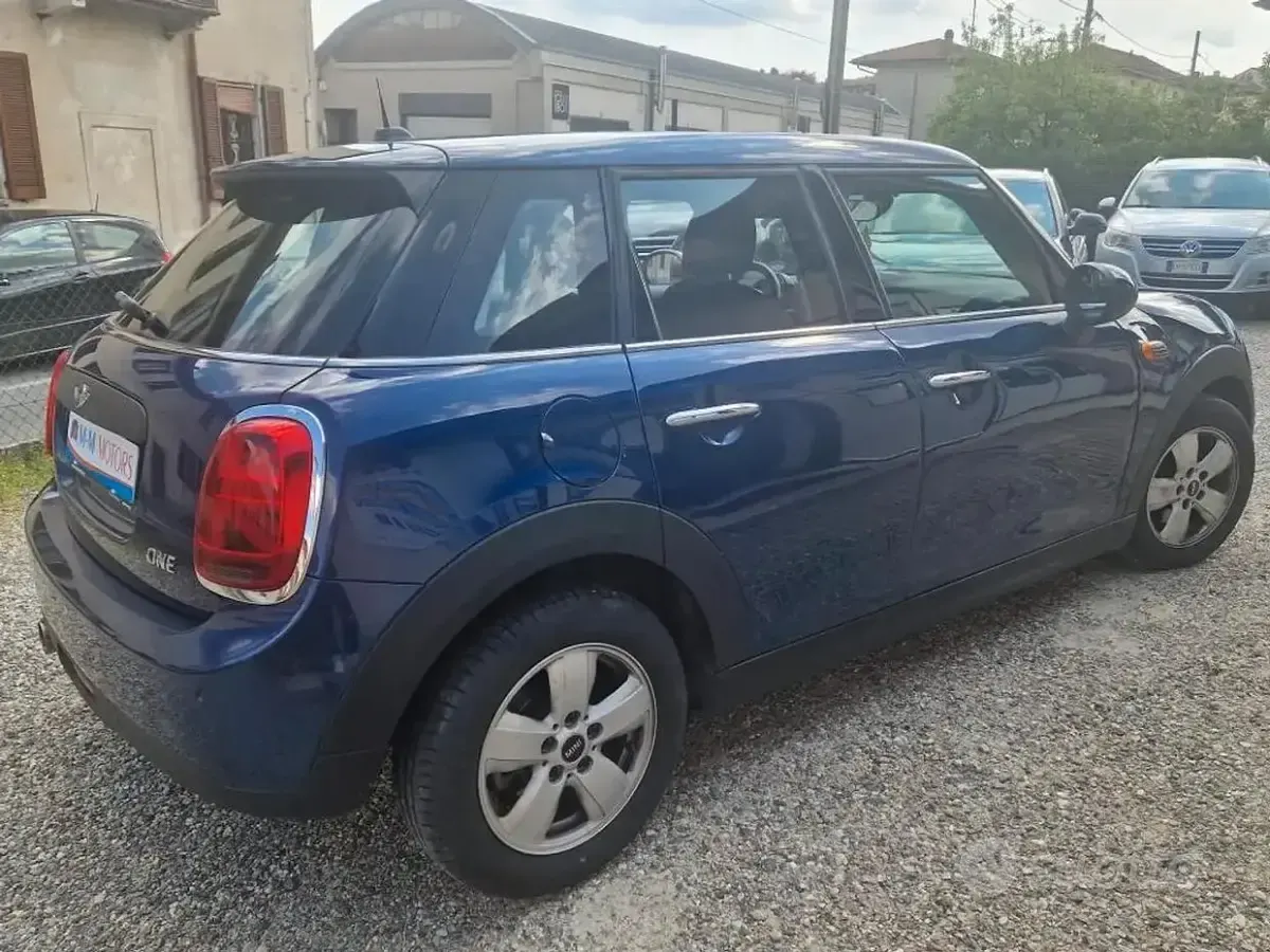 Usata Mini ONE 102 CV (75 kW) 2015 Blu/azzurro Utilitaria