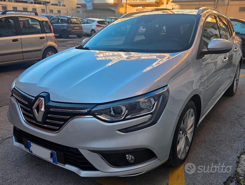 Usata Renault Mégane GrandTour 116 CV (85 kW) 2020 Grigio Station wagon