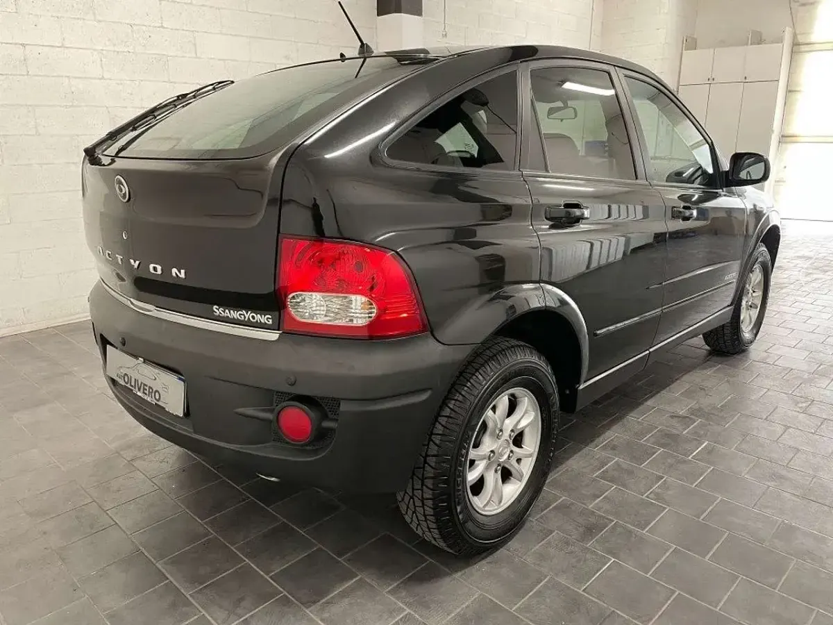 Usata SsangYong Actyon 141 CV (103 kW) 2007 Nero SUV