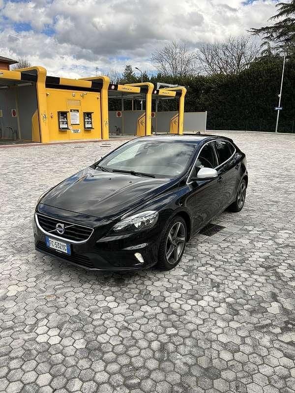 Usata Volvo V40 R-Design Kinetic 120 CV (88 kW) 2016 Berlina