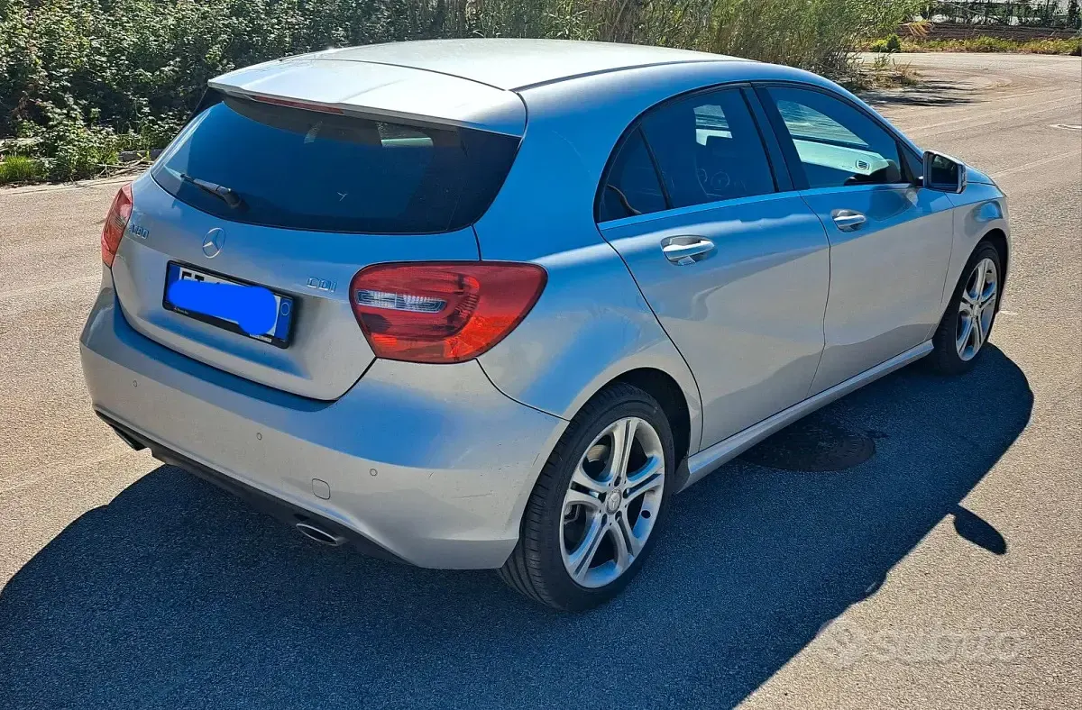 Usata Mercedes 180 109 CV (80 kW) 2014 Grigio Berlina
