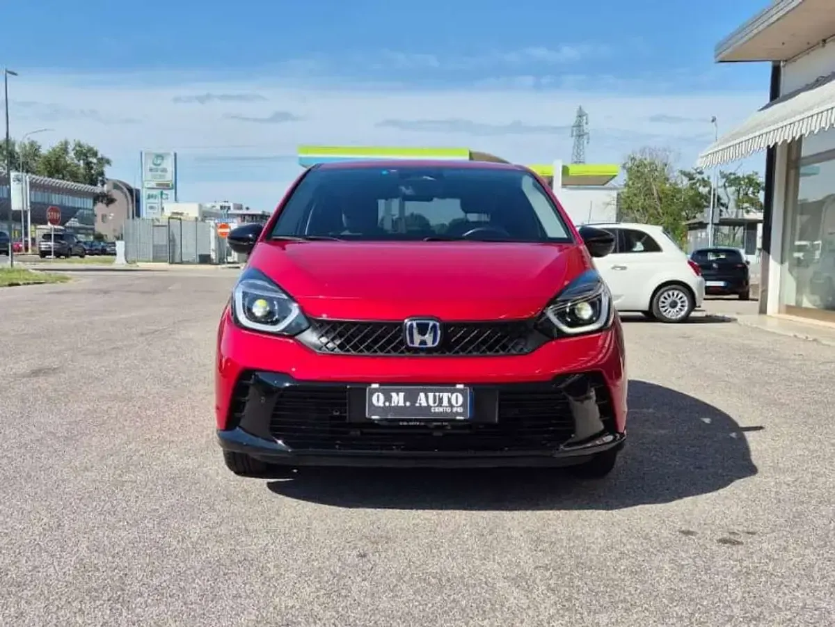 Usata Honda Jazz Sport 107 CV (78 kW) 2023 Premium crystal red Utilitaria