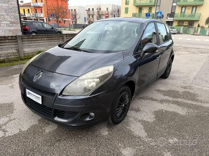Usata Renault Scénic III Dynamique 110 CV (80 kW) 2010 Nero Monovolume