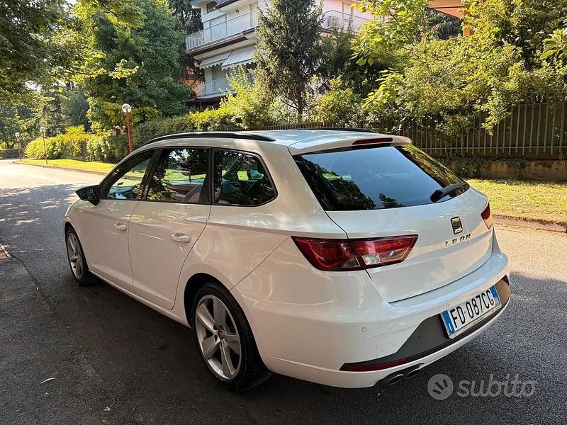 Usata Seat Leon ST Business 150 CV (110 kW) 2017 Bianco Station wagon