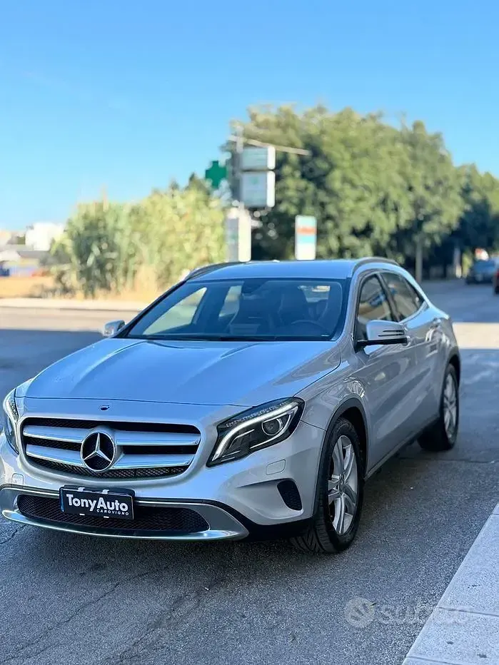 Usata Mercedes GLA200 Premium 136 CV (100 kW) 2016 Grigio SUV