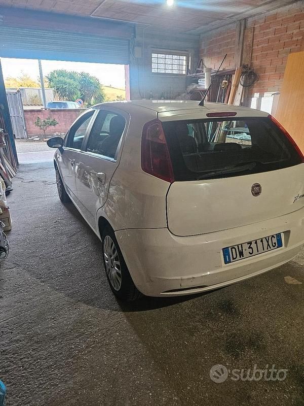 Usata Fiat Grande Punto 65 CV (47 kW) 2009 Bianco Utilitaria
