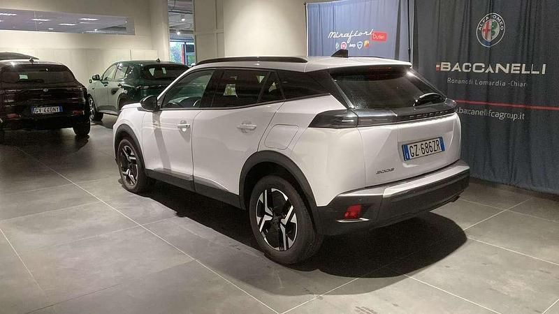 Usata Peugeot 2008 Allure 102 CV (75 kW) 2025 Bianco SUV